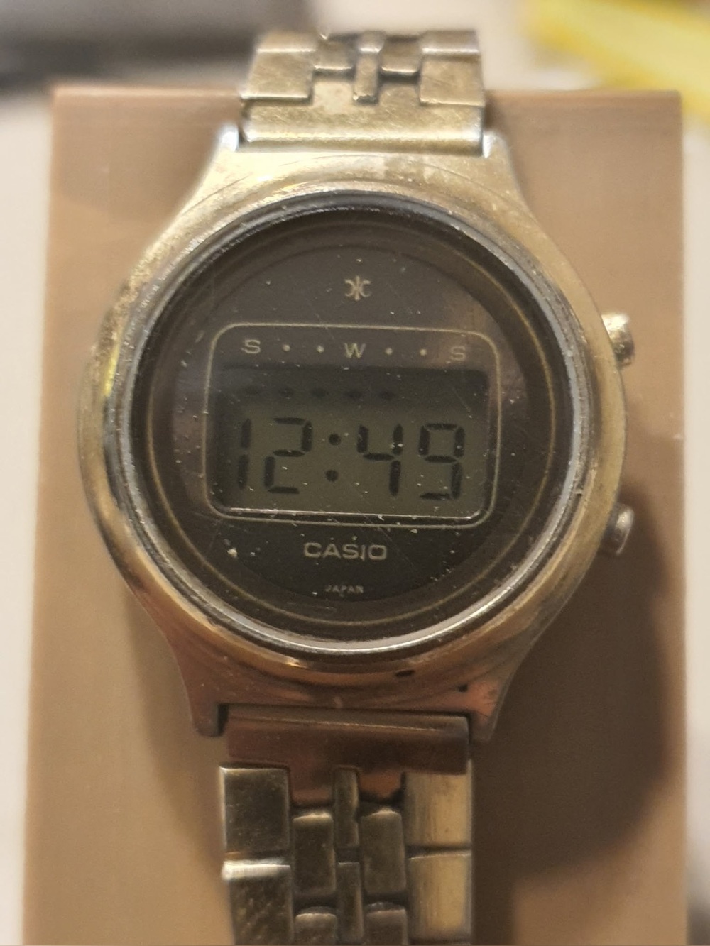 Vtg Casio 86QL-10 Goldtone Stainless Steel Digital Women's Watch For Repair
